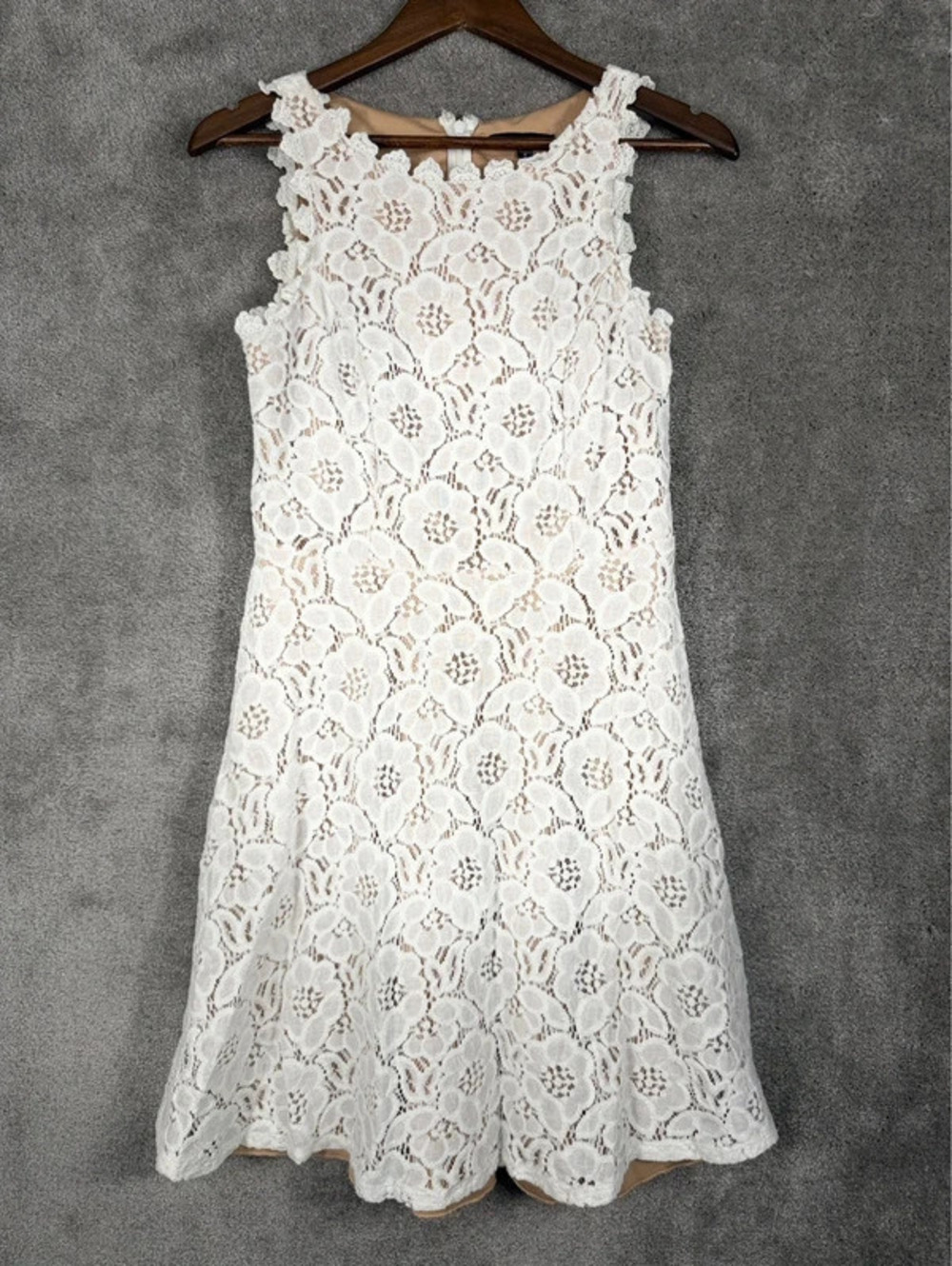 Tiana B White Floral Lace Overlay Sheath Dress Short Sleeve Size 6